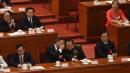 2018年3月17日，时任中共国务委员杨洁篪（左二）在中共第十三届全国人民代表大会第一次会议第五次全体会议期间，与中央军委副主席张又侠（右二）交谈。（图片来源：Getty Images）