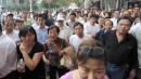 上海市街头人群（示意图）。 (图片来源： MARK RALSTONAFP via Getty Images)