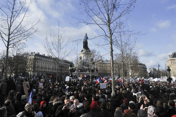 巴黎反恐大游行150万人 史无前例 (图组4) La plus grande manifestation enregistrée dans l'histoire de France (IV) 巴黎反恐大游行150万人 史无前例 (图组4) La plus grande manifestation enregistrée dans l'histoire de France (IV)