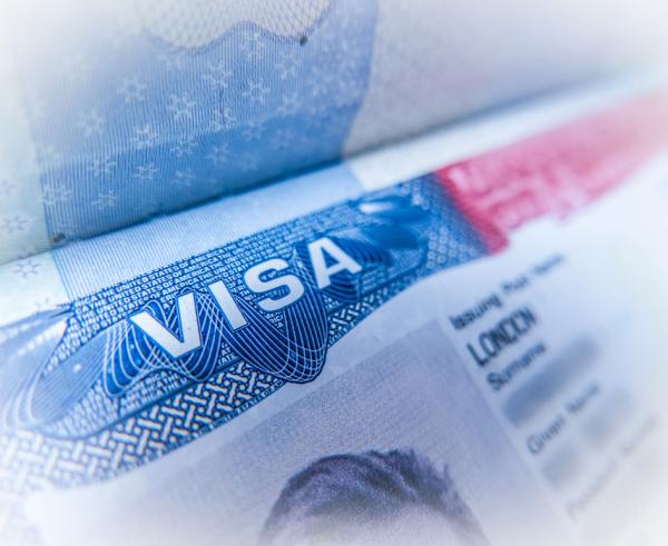 美国宪法规定,在美国出生的孩子自动拥有美国国籍,该法律吸引很多中国孕妇来美生子。(123RF)
