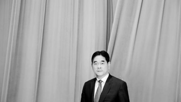 上海警方证实,上市公司新城发展控股董事长王振华,涉嫌猥亵9岁女童,已经被采取强制措施。