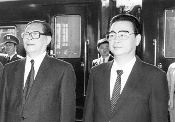 江泽民和李鹏。(Getty Images)