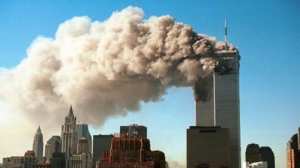 在911恐怖袭击中,被恐怖份子劫持的两架民航客机撞毁了纽约世贸中心双塔,造成近3千人死亡。(图片来源:Getty Images)
