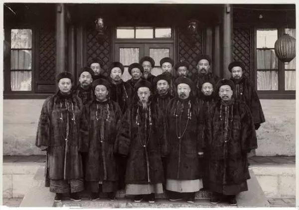 晚清大臣们 ( 网络图片)
