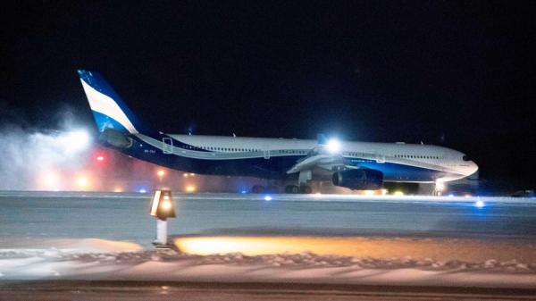 加拿大撤侨专机。(图片来源:JUSTIN TANG/canadian press/AFP via Getty Images)