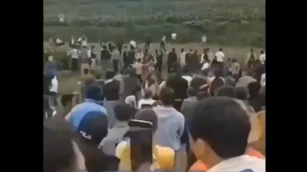 人们纷纷前往贵州威宁秀水镇听山体怪声(图片来源:视频截图)