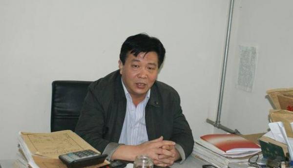 河北省辛集市侦破一起发生在1997年的抢劫运钞车杀人大案,当地法院执行局副局长赵智勇为嫌犯之一。