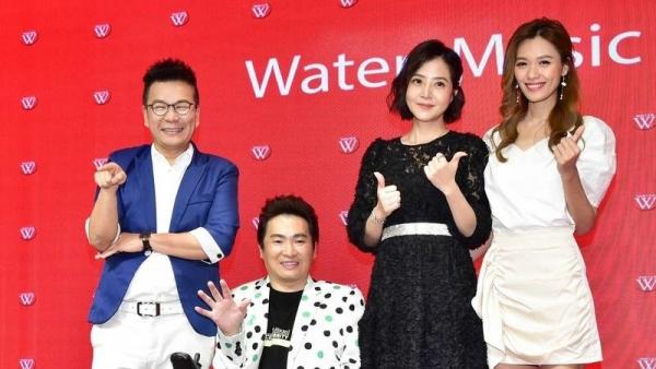 蔡义德（左2）推出新专辑《一年一年老》，沈玉琳（左起）、李亮瑾、方千玉站台。（图片来源：自由时报/陈逸宽摄）