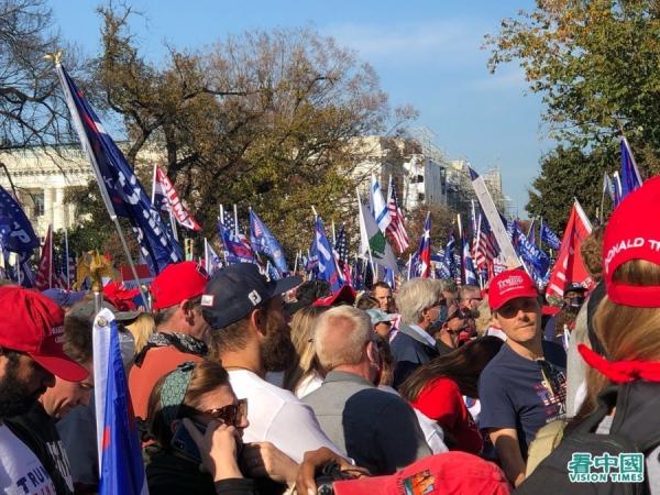 11月14日,华盛顿DC举行“支持川普游行”(March For Trump)。