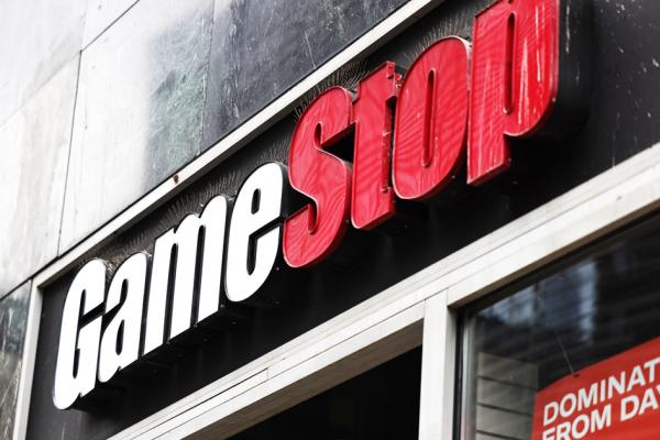 近日,一群散户对决华尔街金融大鳄,发动了一场“游戏驿站”(GameStop)轧空大战。(Michael M. Santiago/Getty Images)