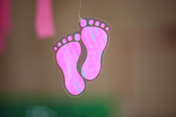 刚出生的宝宝为什么要按脚印?(图片来源:Pixabay)