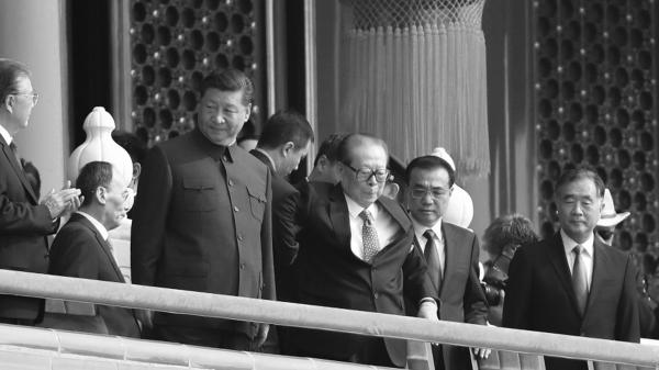 2019年,习近平与江泽民在天安门阅兵。(Getty Images)