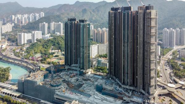2021年1月,兴建中的大围豪宅楼盘“柏傲庄”(图片来源:Wpcpey/Wikipedia/ CC BY 4.0)