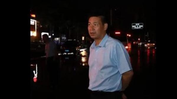 淮北市长覃卫国因披露习近平亲自审定要全民接种,直接被卷入舆论漩涡。