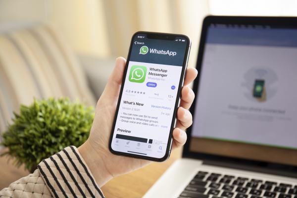 脸书旗下的聊天软件WhatsApp近日被爱尔兰罚款2.25亿欧元。(123RF)