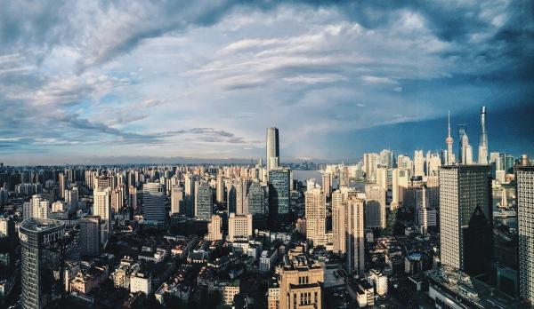 作为河南房企 “ 老大 ”,目前,建业地产的市值,折合人民币不到40亿元。(示意图/图片来源:Pixabay)