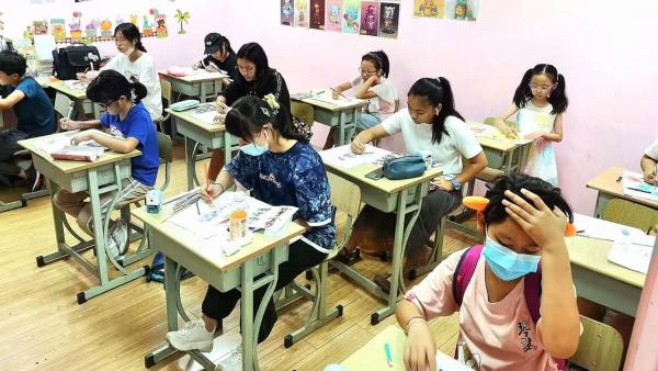 上海也有校外培训机构被关闭。(志愿者提供/记者乔龙)