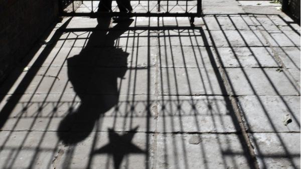 鄂监狱系统高官受贿9869万被追加起诉。(图片来源:FREDERIC J. BROWN/AFP/Getty Images)