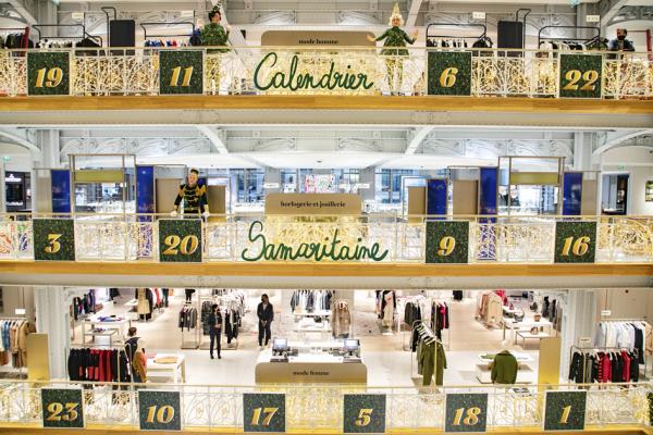 2021年11月9日,在法国巴黎莎玛丽丹百货商店内的圣诞装饰。(Marc Piasecki/AFP via Getty Images)