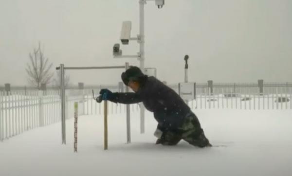 内蒙古多地降雪破70年极值!(图片来源:视频截图)