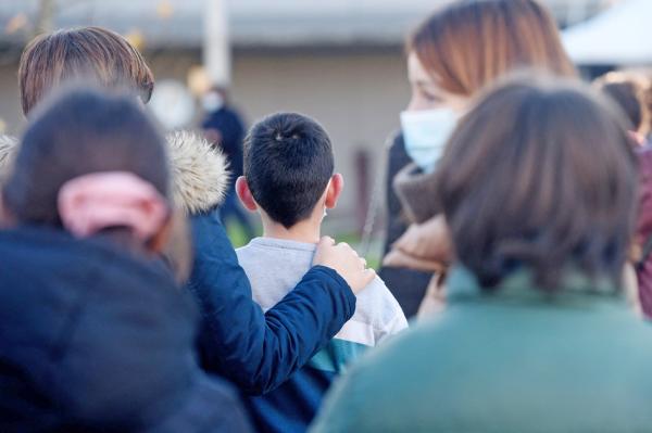 12月15日，西班牙为5至11岁儿童打疫苗。(MIGUEL RIOPA/AFP via Getty Images)