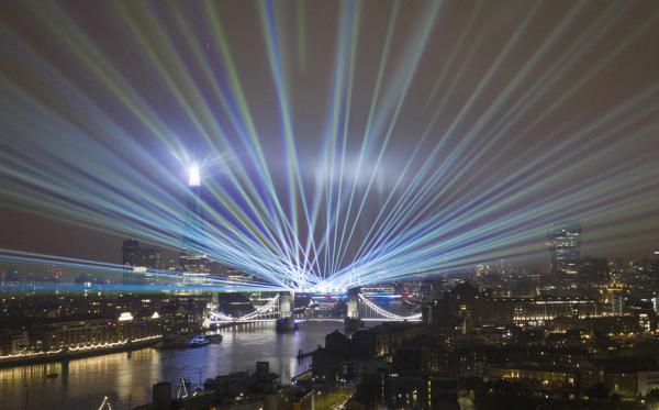 2022年1月1日凌晨,疫情下的英国伦敦跨年夜景。(Chris Gorman/Getty Images)