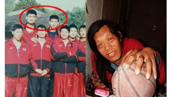 职业篮球运动员黄成义,曾和姚明在全国篮球训练营较量,现蜗居在北京南站旁边的一个即将拆迁的工房里,在床板上咀嚼着靠母亲拾荒换来的大饼。