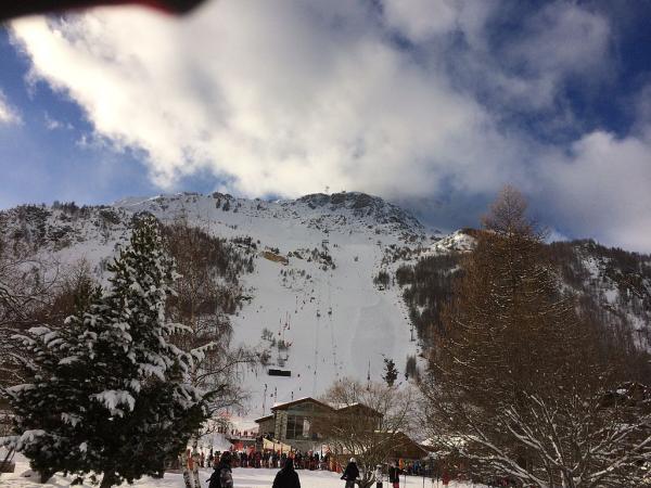 瓦勒迪泽尔（Val d’Isère ）推出新的运动，成为法国两地山车比赛第一站 © Yann Allègre（图片来源：维基百科）