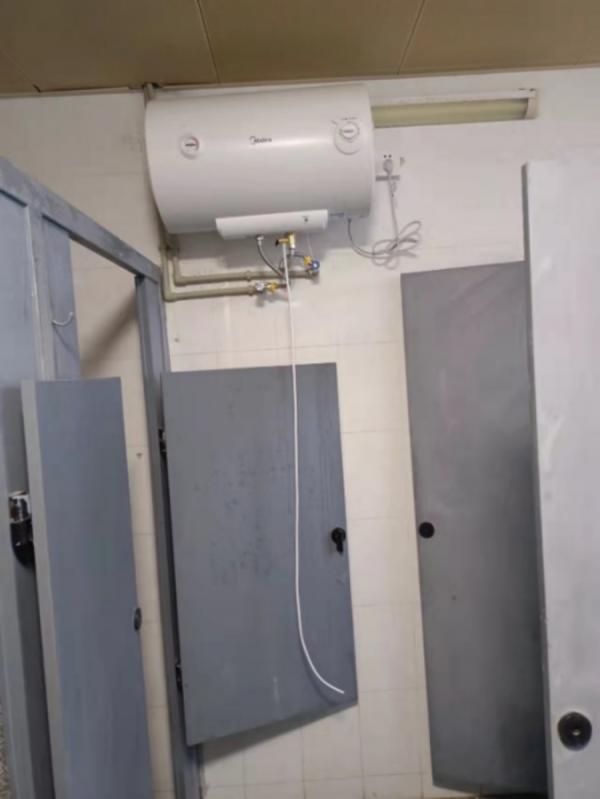 南汇方舱的热水器不能用(受访者供图)
