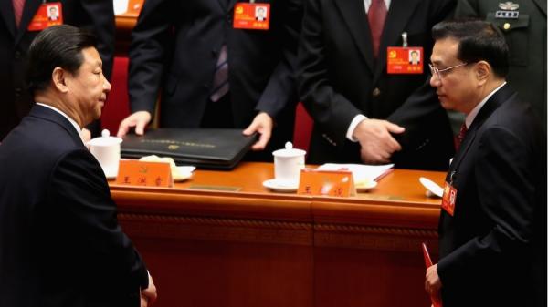 中共政坛发生了一些诡异的变化,一是对习近平个人崇拜的吹捧明显减少了,二是李克强走到前台。