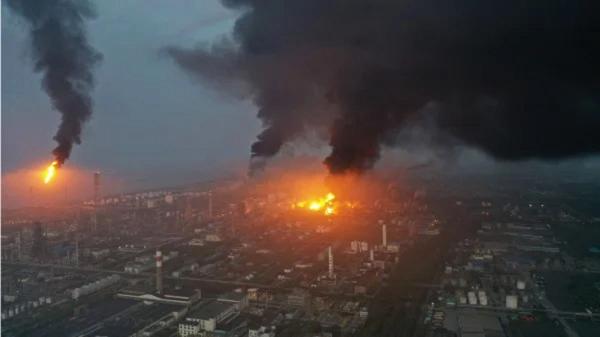 6月18日凌晨4时左右,上海石化化工部乙二醇装置区发生爆炸。(CNS/AFP/Getty Images))