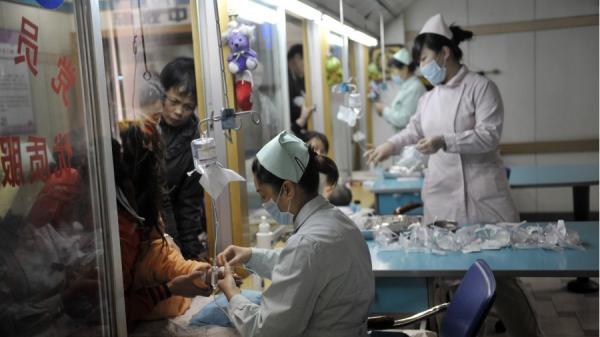 近期广东、山东等多地政府宣布上调医保最低缴费年限标准。示意图。(图片来源:Getty Images)