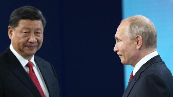 2019年6月7日,习近平与普京在圣彼得堡国际经济论坛期间。(图片来源:Mikhail Svetlov/Getty Images)