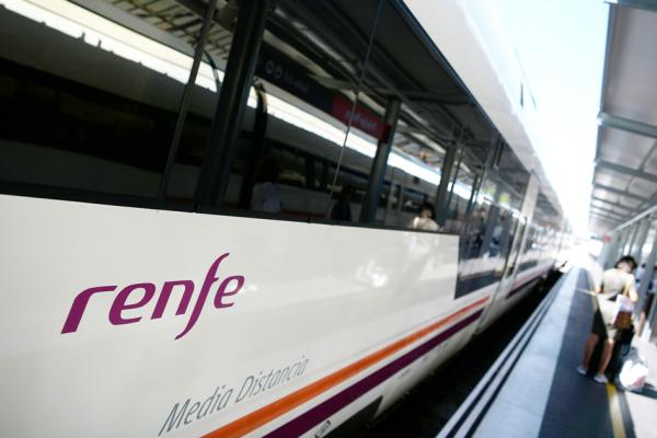 西班牙Renfe公司的火车（GABRIEL BOUYS/AFP via Getty Images）