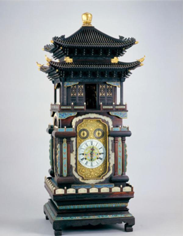 紫檀嵌珐琅重檐楼阁更钟（北京故宫博物院）