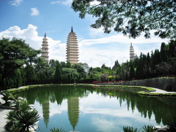 云南大理崇圣寺三塔(Zhangzhugang/Wikipedia/CC BY-SA 3.0)