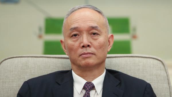 新华社报导,陪同习近平出访的包括中共中央政治局常委、中央办公厅主任蔡奇。