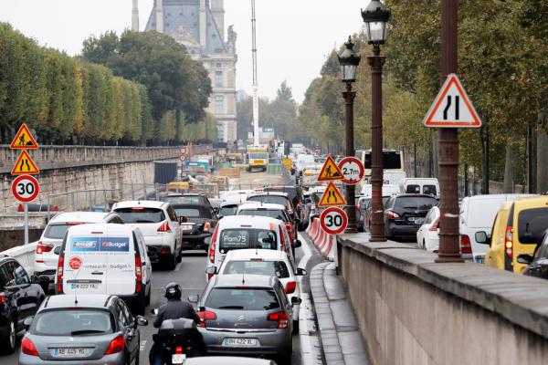 巴黎市长希望明年初在巴黎市中心落实限行区。（FRANCOIS GUILLOT/AFP via Getty Images）