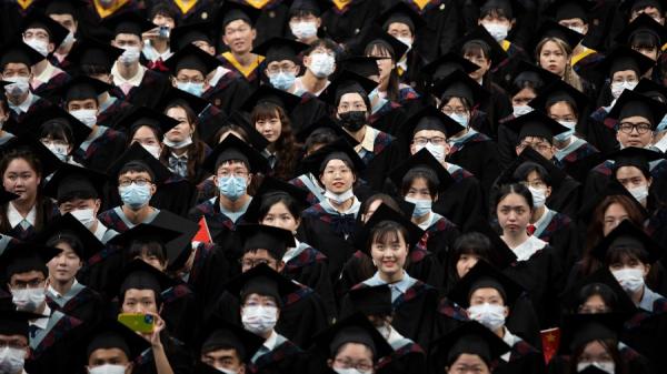 预计中国2023年将有1158万大学生毕业,就业前景不容乐观。(图片来源:Getty Images/Stringer)