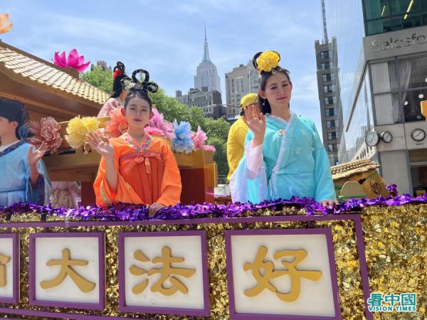 美东时间2023年5月12日（五）大纽约地区五千多名法轮功学员，在纽约曼哈顿举办盛大游行（看中国摄影：柳笛）