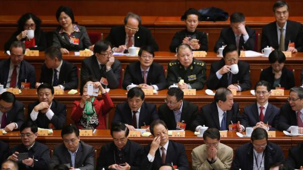 两会时,有些中管虎还在参加。 (图片来源:Getty Images)