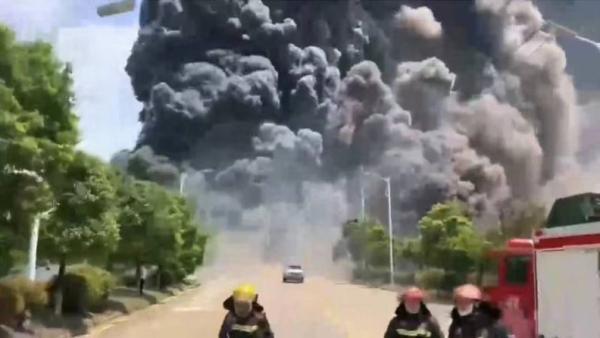 7月1日中共建党日这一天,江西省贵溪市一座化工厂突传发生大爆炸。(图片来源:视频截图)