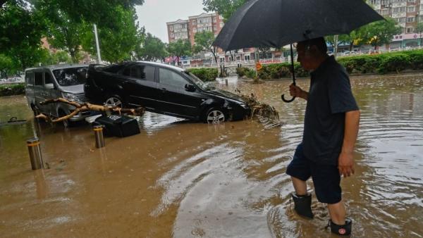 7月31日北京门头沟洪水后街道部分惨景。(图片来源:Getty Images)