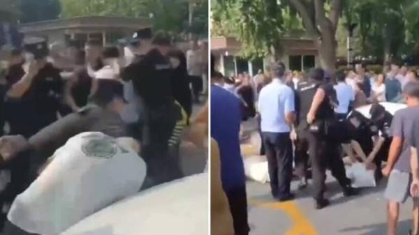 有河北保定市灾民想向地方政府反映灾情,呼吁官方给予帮助,结果遭到特警一顿殴打。(图片来源:视频截图)