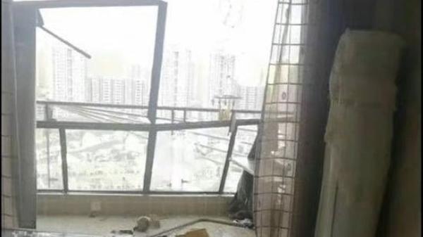 江西南昌3月31日凌晨突然出现狂风暴雨,不仅吹倒了南昌市1600多棵树,还造成4人死亡,10余人受伤。(图片来源:网络图片)