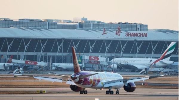 吉祥航空的一架波音787梦幻飞机降落在上海浦东国际机场。(图片来源:Getty Images)