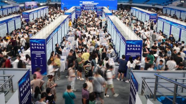 中国毕业生正在找工作。(图片来源:Getty Images)