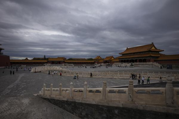 北京故宫的上空乌云密布。此为示意图。(图片来源:Emmanuel Wong/Getty Images)