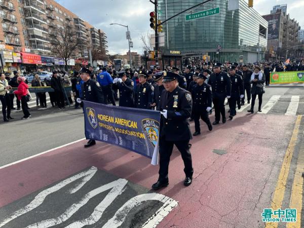 2025年2月1日,中国新年乙巳年大年初四,在纽约最大华人居住区法拉盛,纽约市举行庆贺中国新年大游行。(看中国摄影:柳笛)