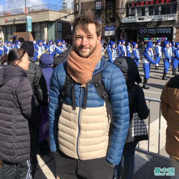 亚历克斯·加格纳德（ Alex Gagnard ），中文名叫高乐山（看中国摄影：Ryan）